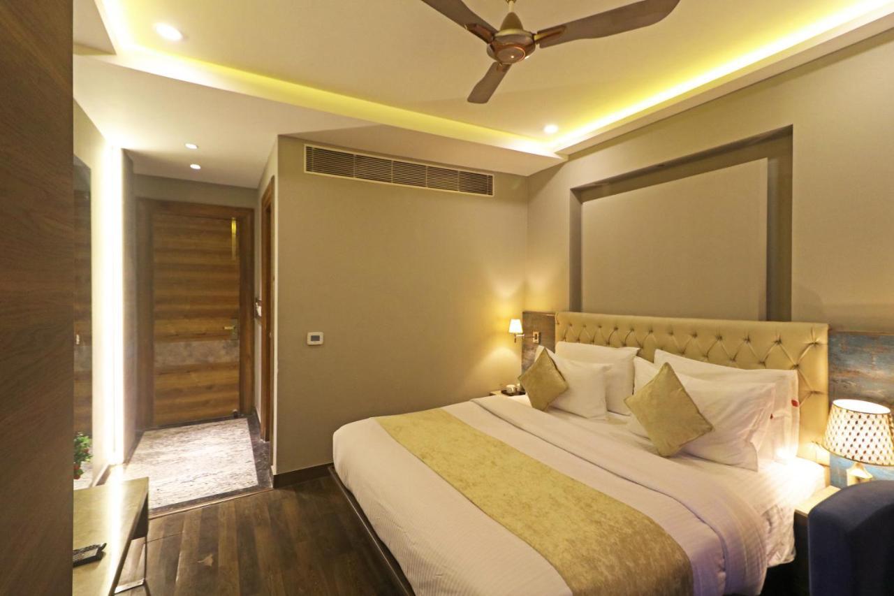 The Ivy Grand Hotel In City Centre With Free Secured Parking New Delhi Buitenkant foto