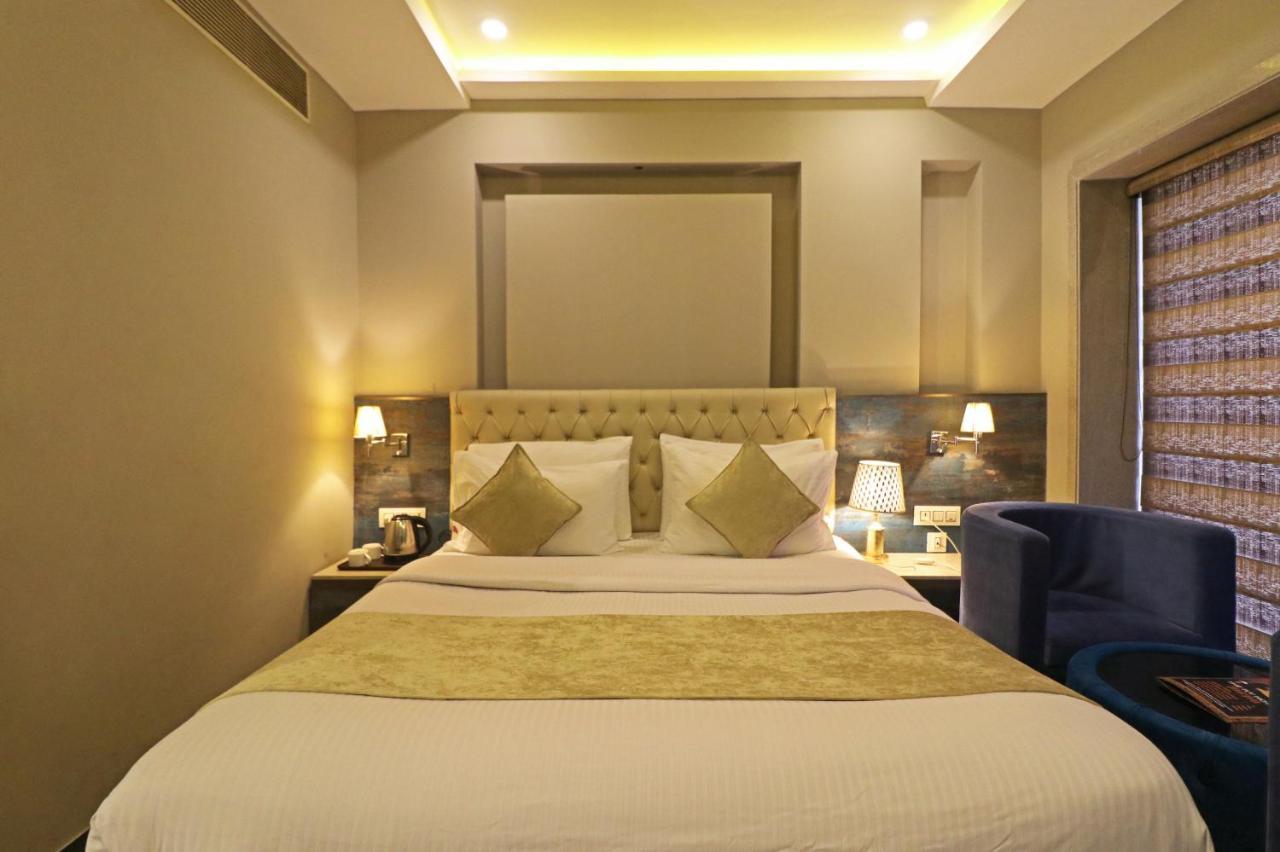 The Ivy Grand Hotel In City Centre With Free Secured Parking New Delhi Buitenkant foto