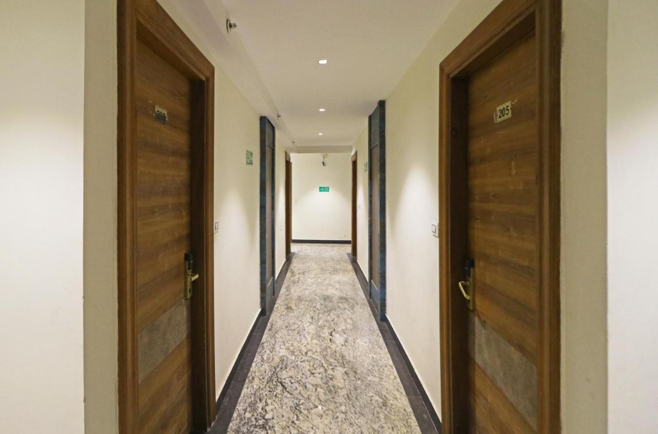 The Ivy Grand Hotel In City Centre With Free Secured Parking New Delhi Buitenkant foto