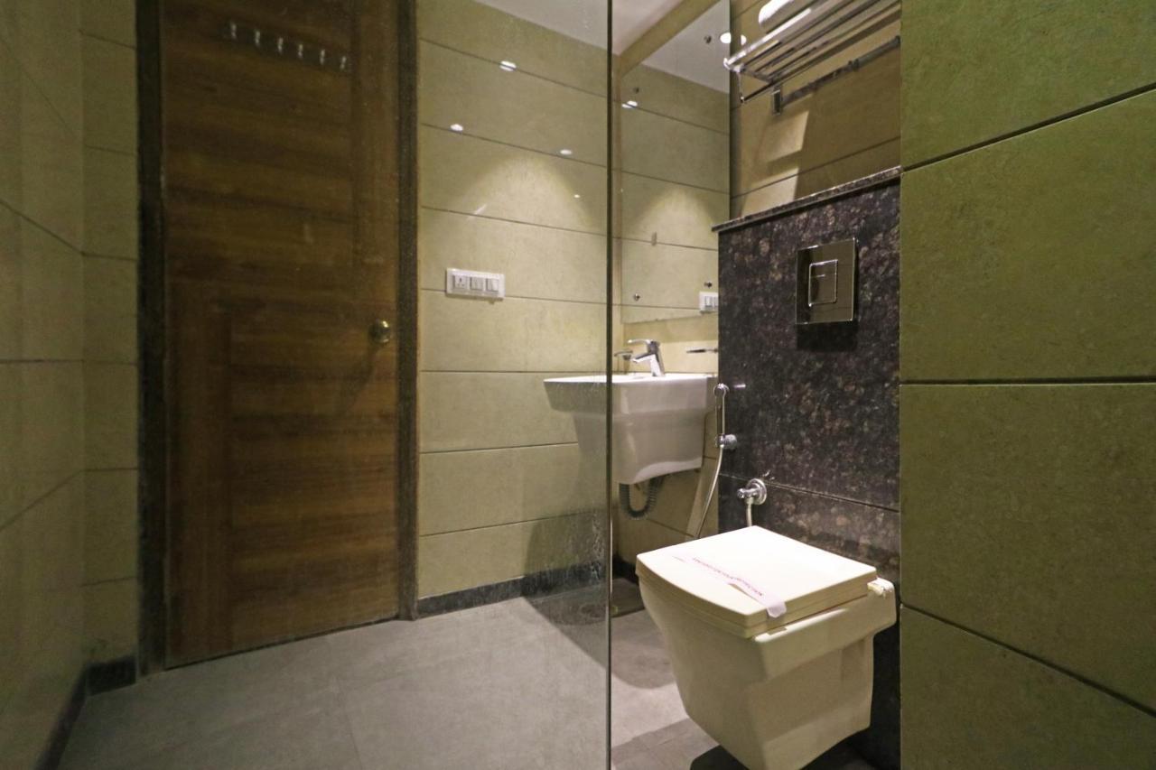 The Ivy Grand Hotel In City Centre With Free Secured Parking New Delhi Buitenkant foto