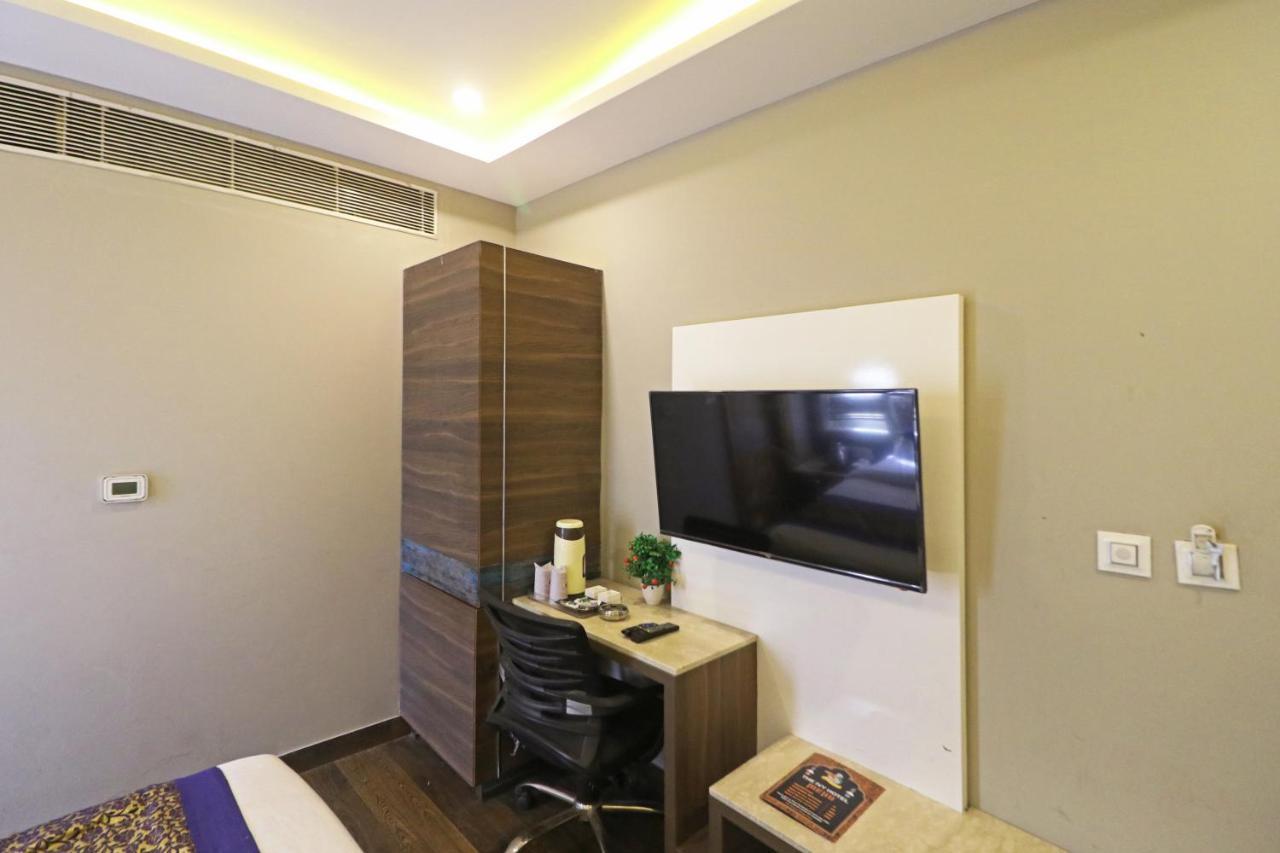 The Ivy Grand Hotel In City Centre With Free Secured Parking New Delhi Buitenkant foto