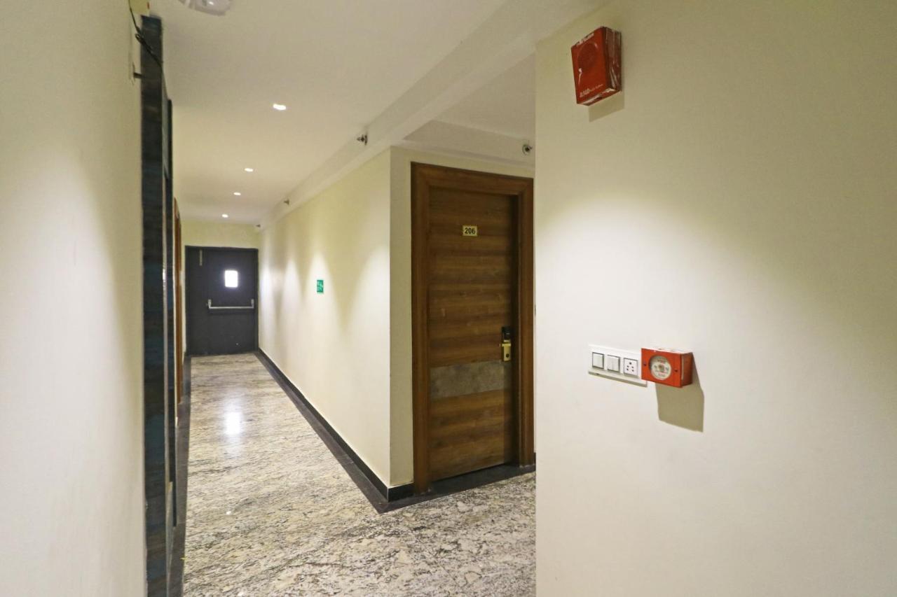 The Ivy Grand Hotel In City Centre With Free Secured Parking New Delhi Buitenkant foto
