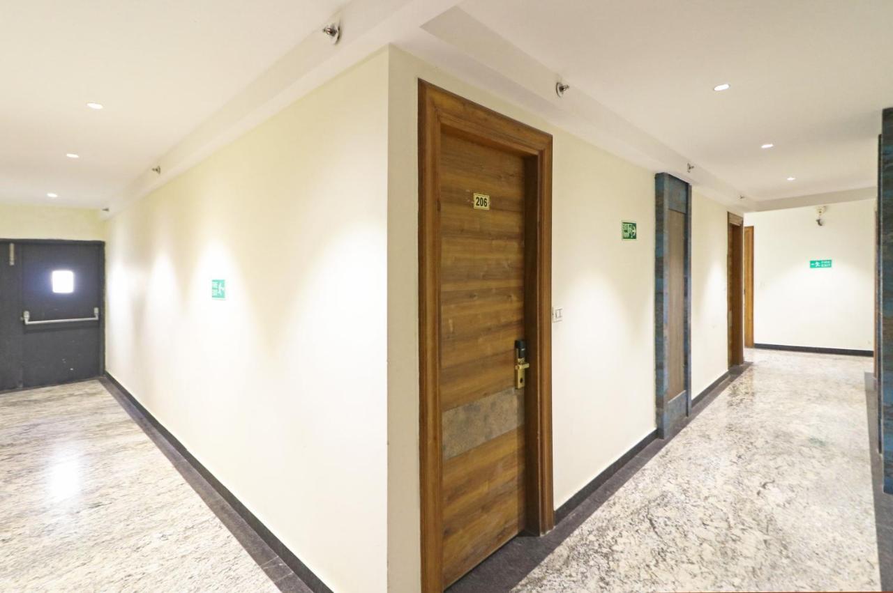 The Ivy Grand Hotel In City Centre With Free Secured Parking New Delhi Buitenkant foto