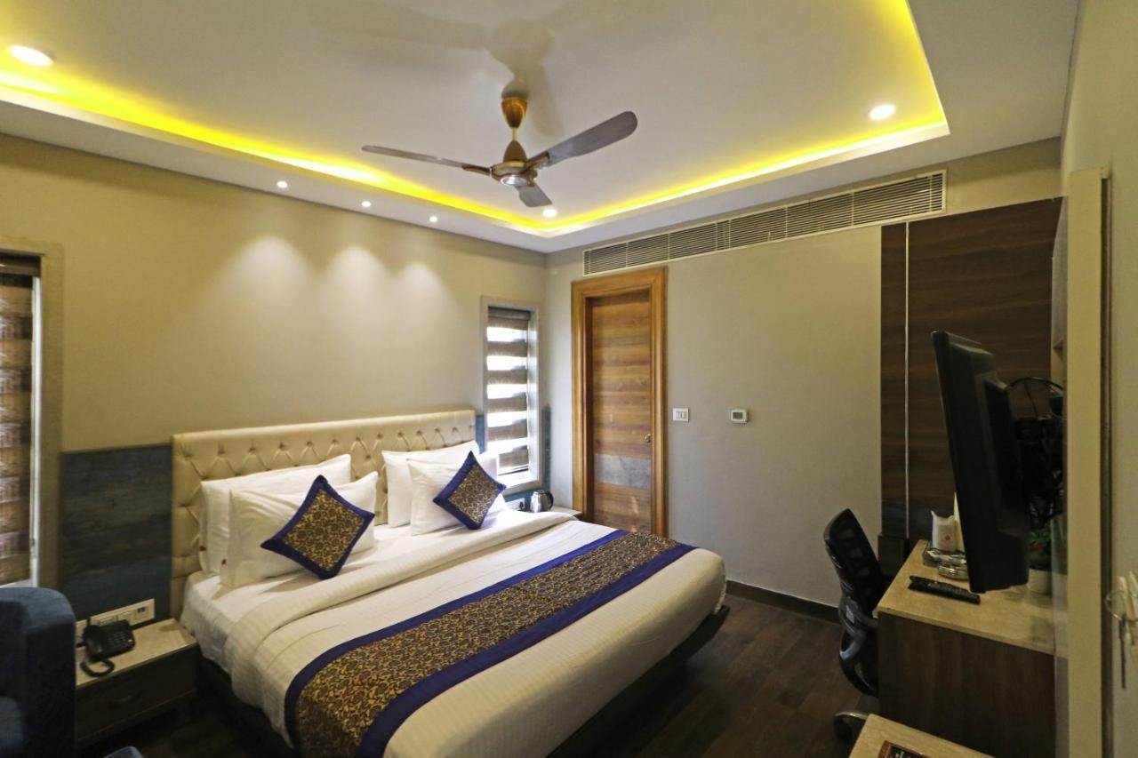 The Ivy Grand Hotel In City Centre With Free Secured Parking New Delhi Buitenkant foto