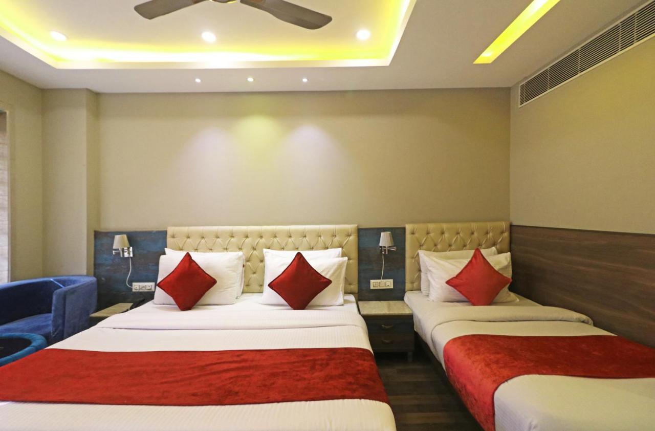 The Ivy Grand Hotel In City Centre With Free Secured Parking New Delhi Buitenkant foto