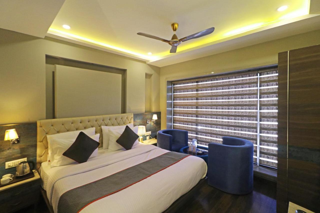 The Ivy Grand Hotel In City Centre With Free Secured Parking New Delhi Buitenkant foto
