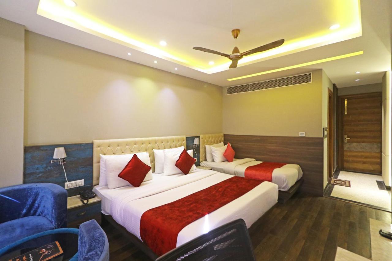 The Ivy Grand Hotel In City Centre With Free Secured Parking New Delhi Buitenkant foto