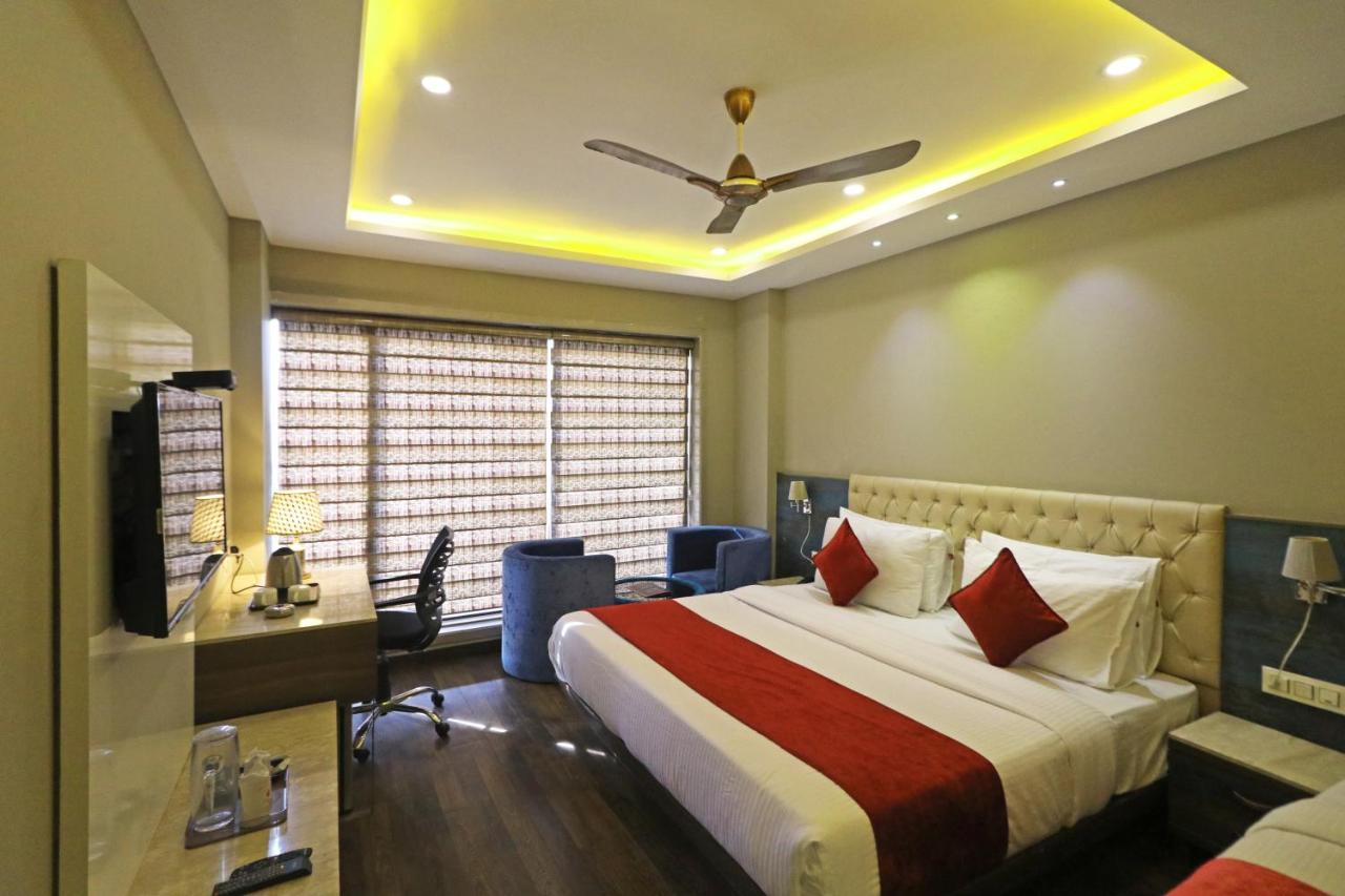 The Ivy Grand Hotel In City Centre With Free Secured Parking New Delhi Buitenkant foto