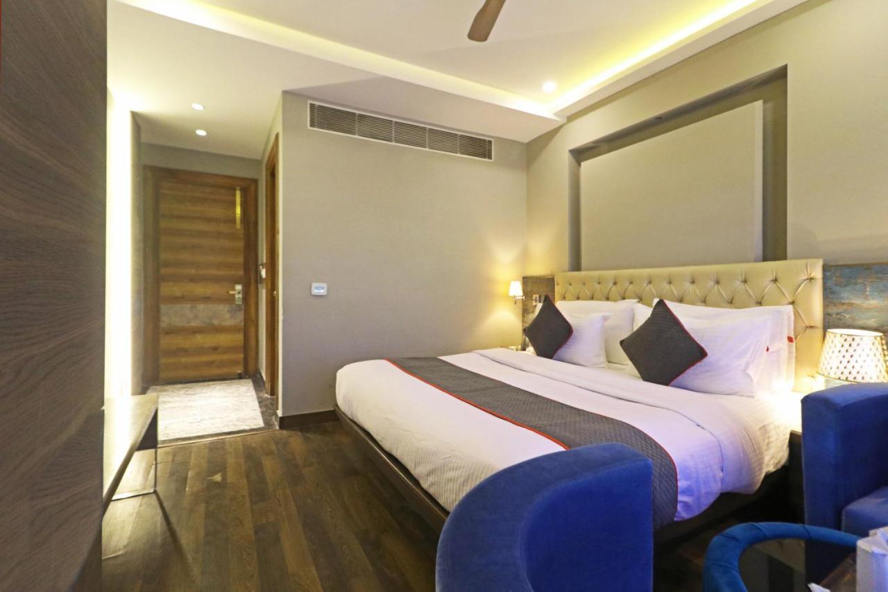 The Ivy Grand Hotel In City Centre With Free Secured Parking New Delhi Buitenkant foto